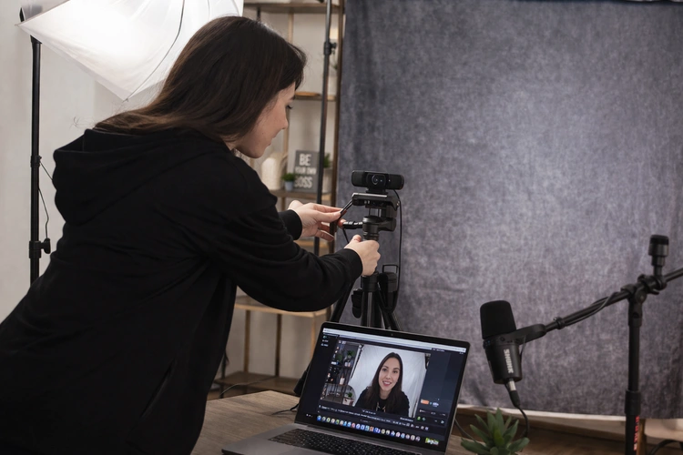 how to set up webcam for YouTube recording on a desktop monitor